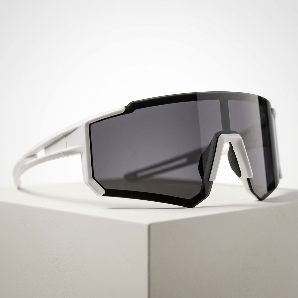 RUGGINE AeroStrike sports White  Black