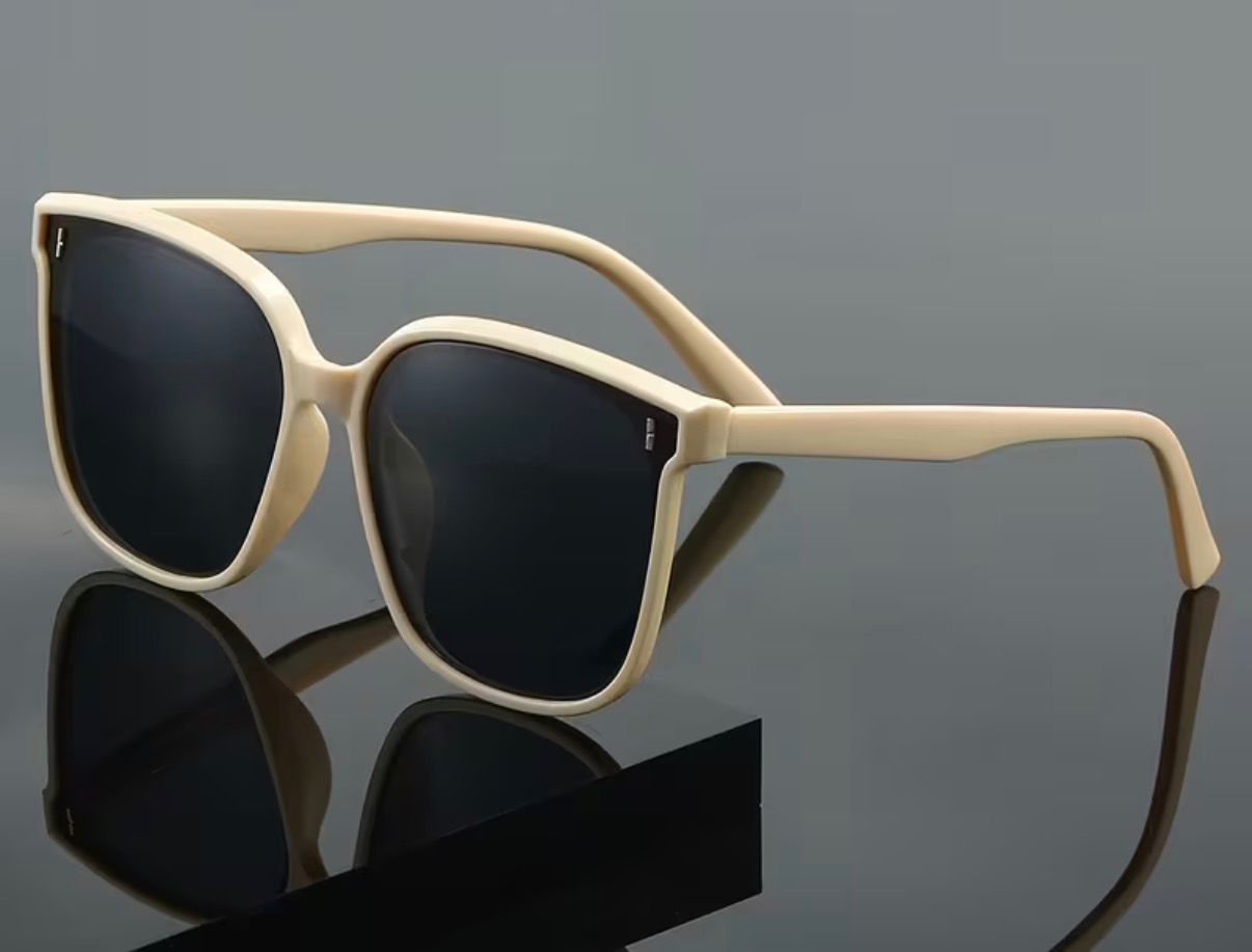 Cateye Big Wayfarer Ivory Sunglasses