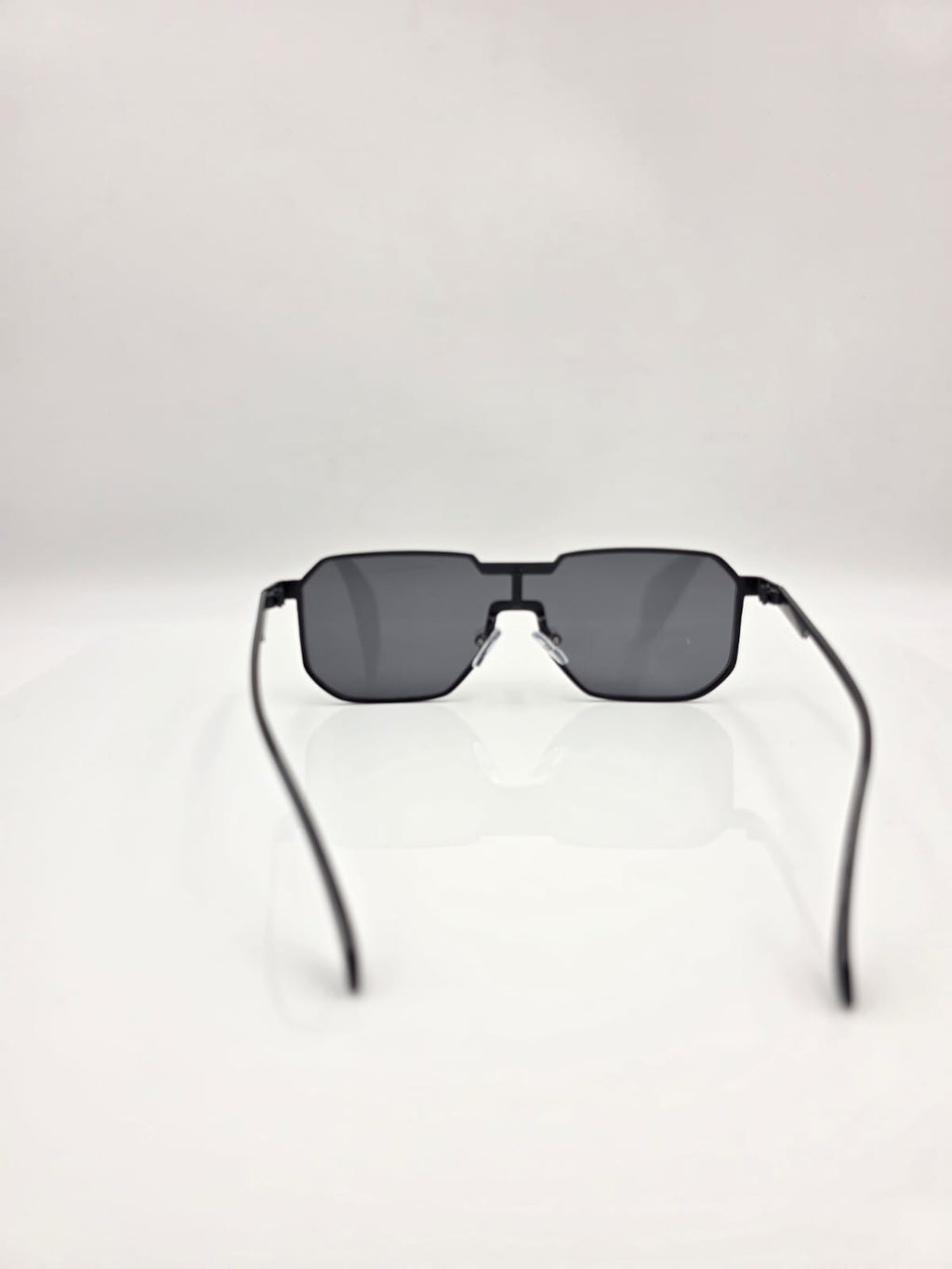 RIVOLI BLACK