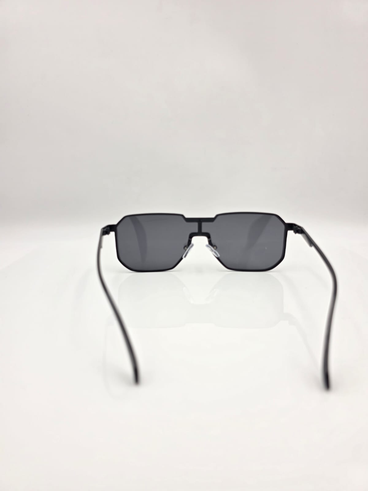 RIVOLI BLACK