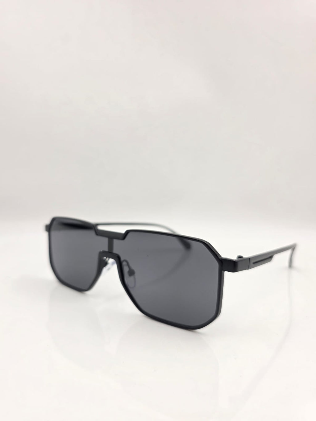 RIVOLI BLACK